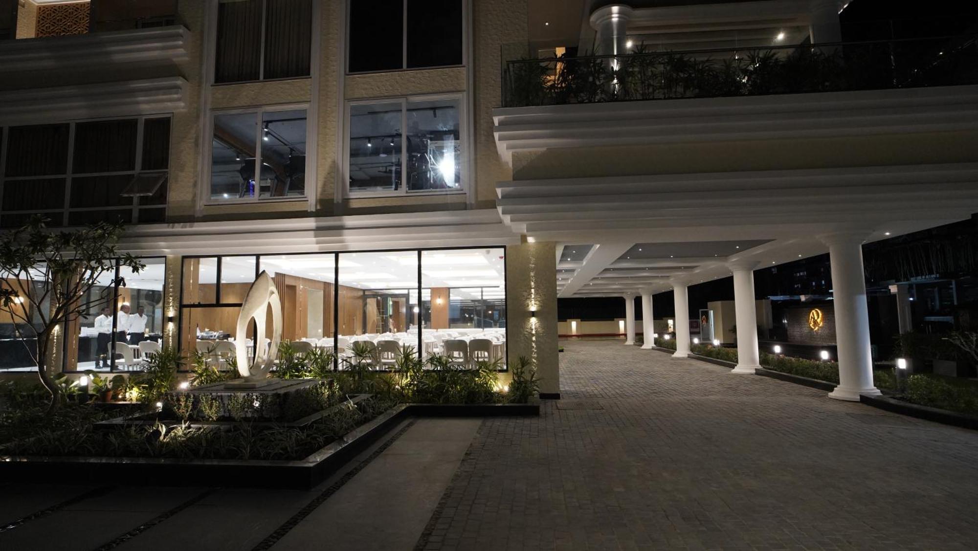 Antique Regency !! Luxurious Hotel In Digha !! מראה חיצוני תמונה